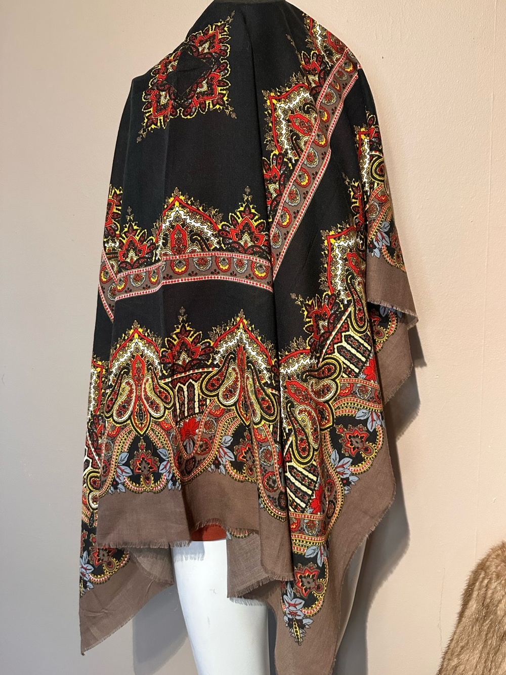 Little Edie vintage 100% acrylic paisley fall colors scarf - Picture 4 of 9
